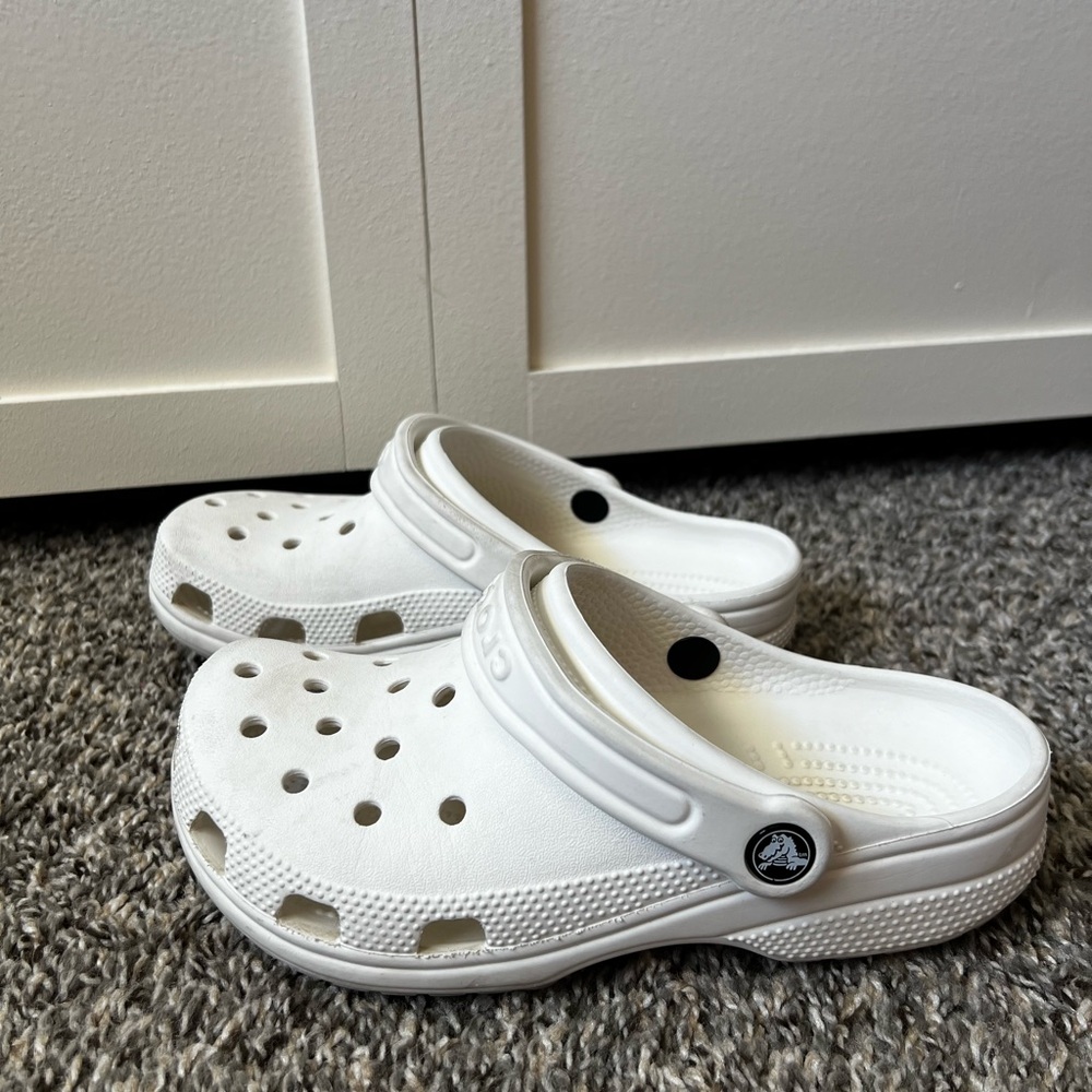 Crocs‎ Shoes Women’s White Clogs Size 6